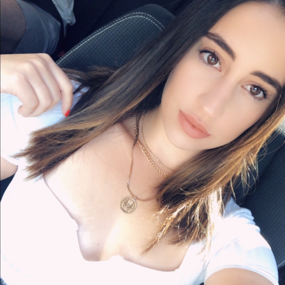 Meet your Posher, Maria elisa